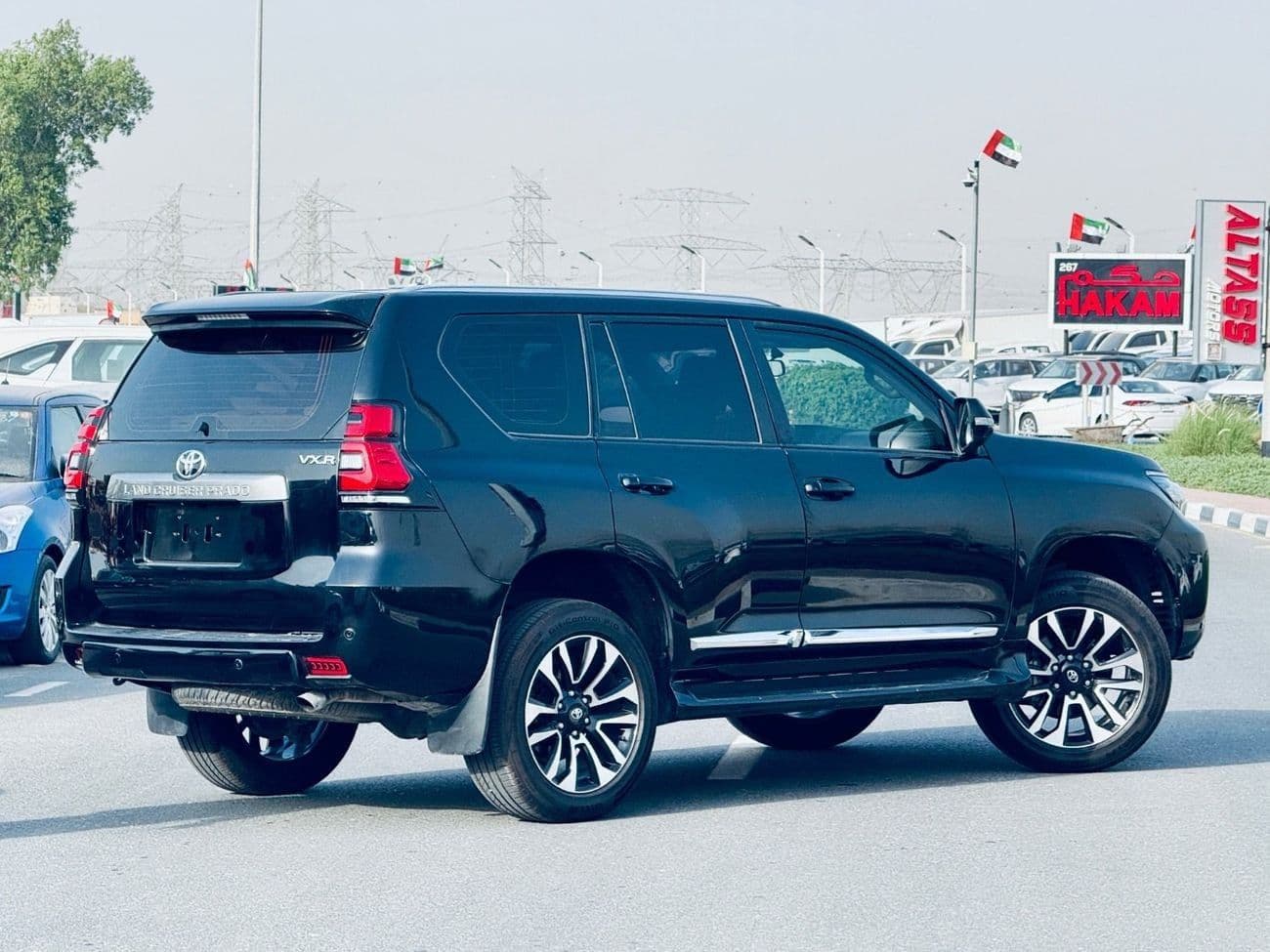 2018 Toyota Prado VXR thumbnail 3