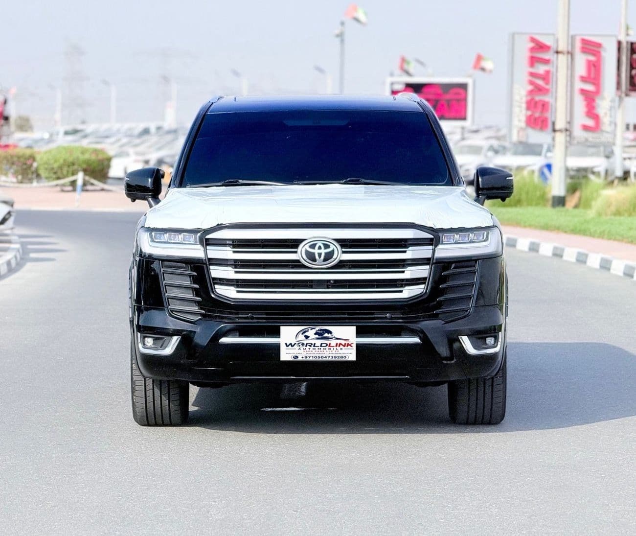 2019 Toyota Land Cruiser GXR thumbnail 2
