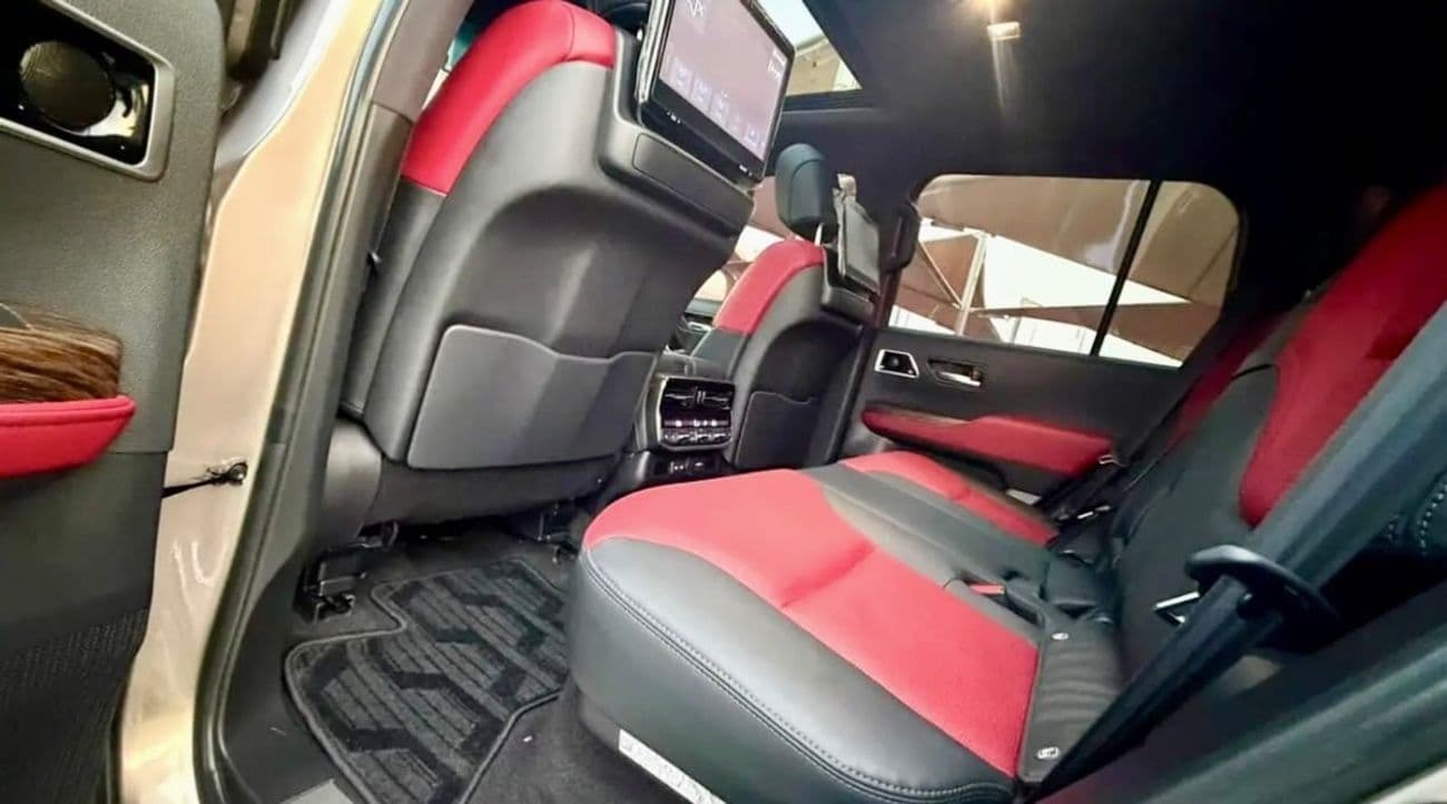 2022 Toyota Land Cruiser VXR thumbnail 6