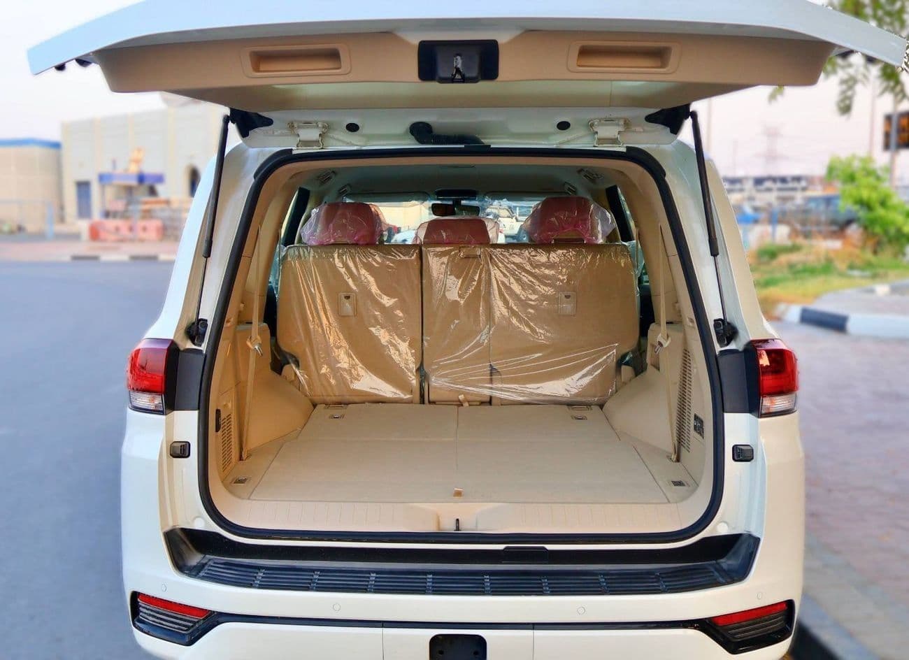 2026 Toyota Land Cruiser GXR thumbnail 8