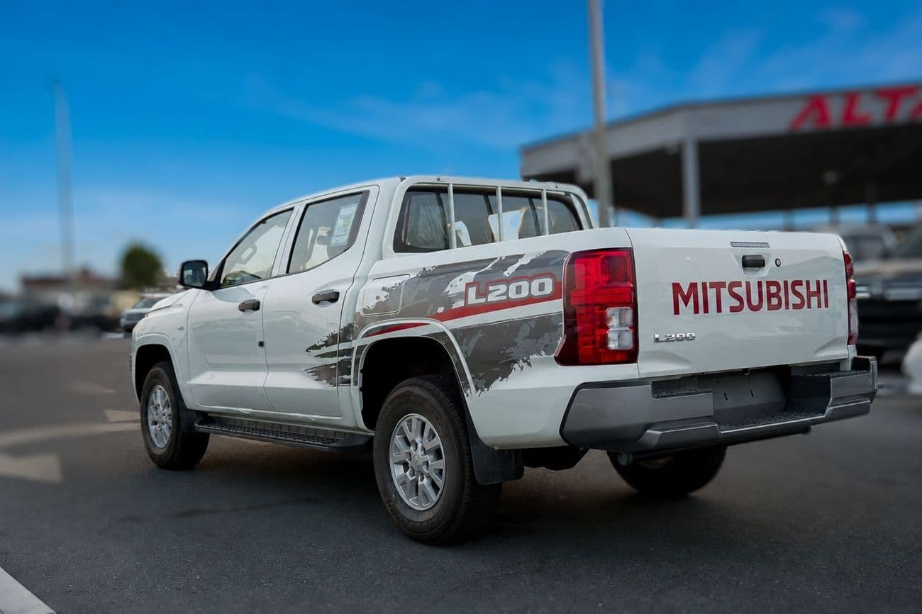 2025 Mitsubishi L200 GLS thumbnail 4