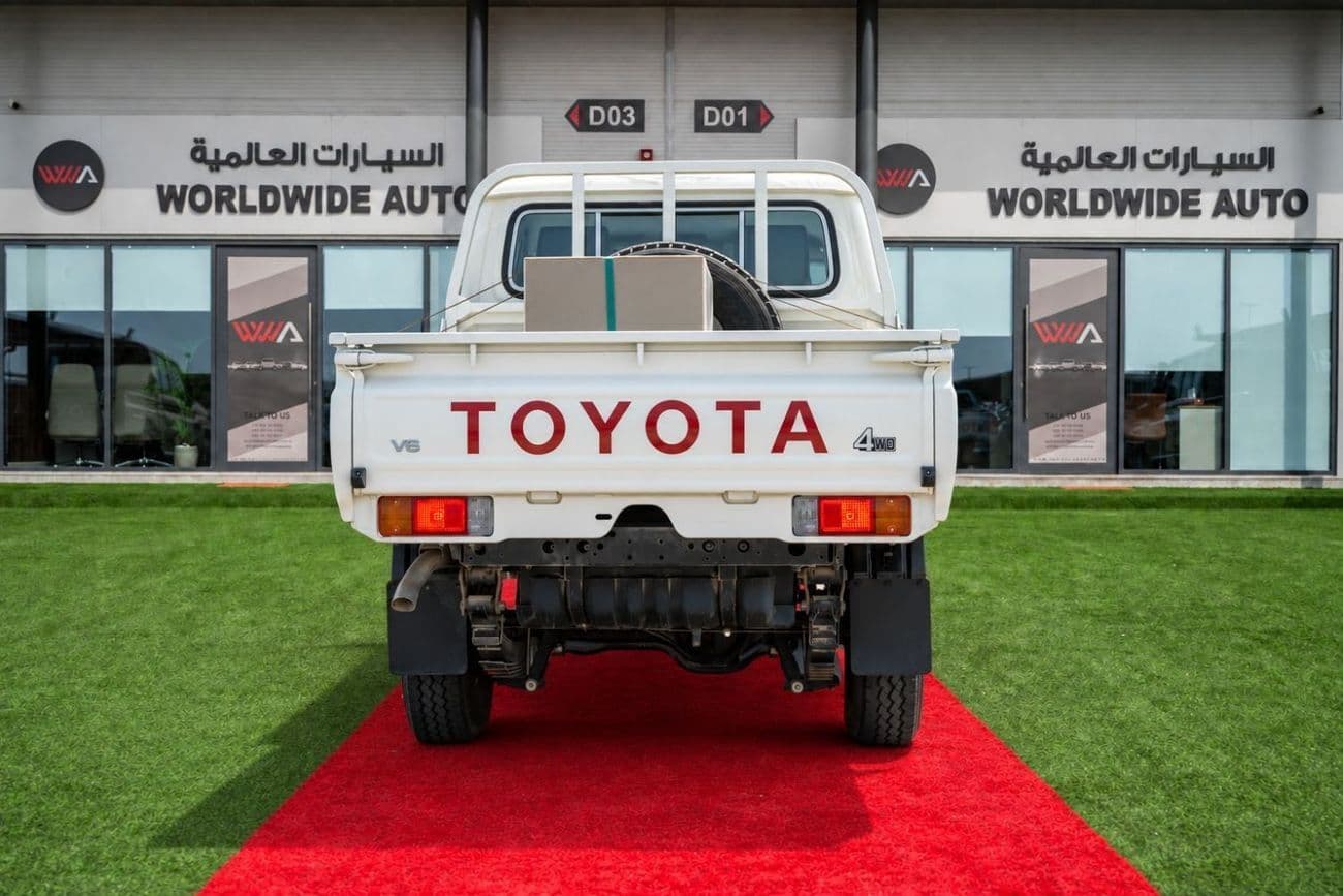 2025 Toyota Land Cruiser Pick Up 79 4.0L Double Cab 5MT 4x4 2025 Model thumbnail 8