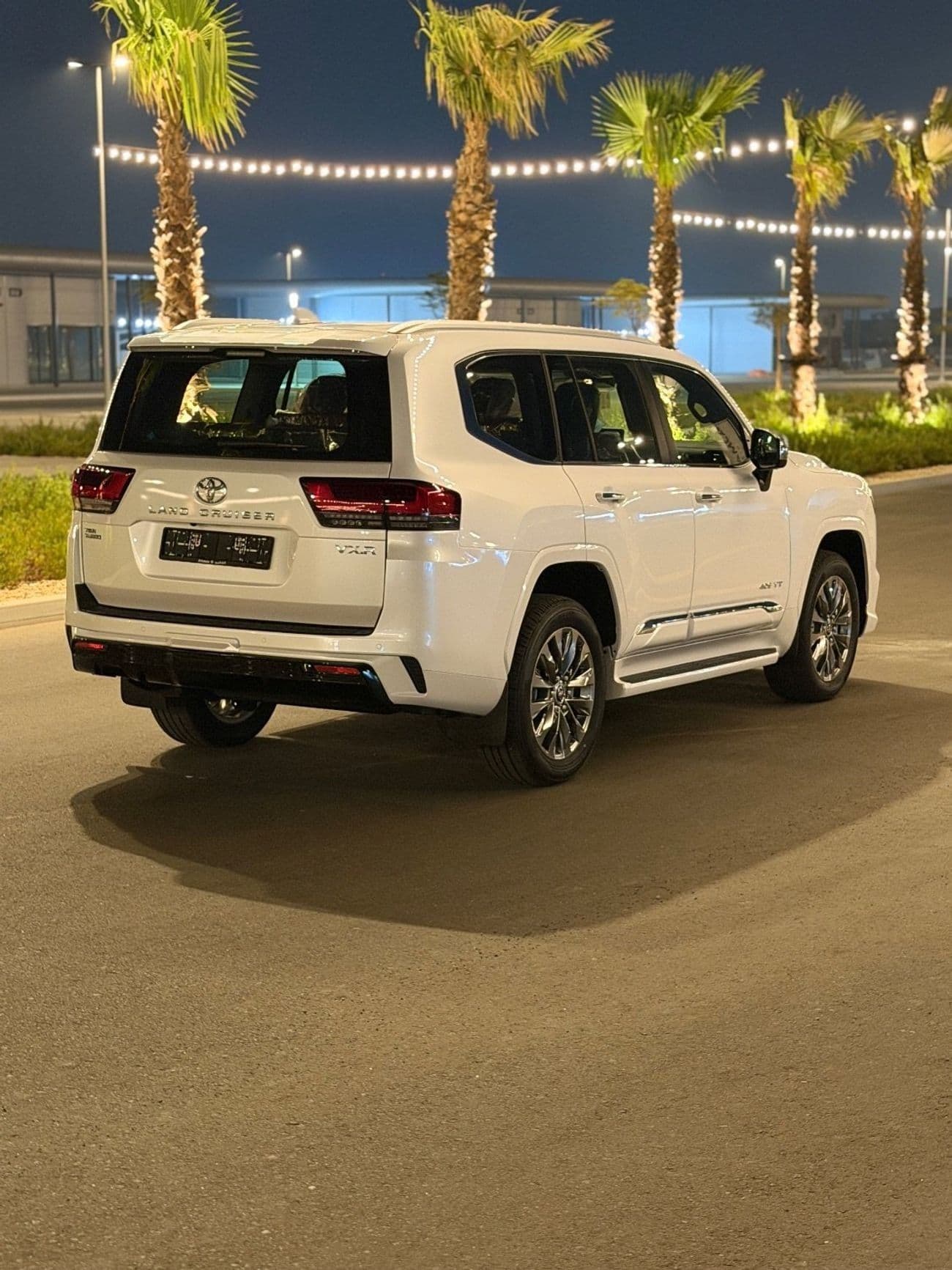 2026 Toyota Land Cruiser VXR thumbnail 6
