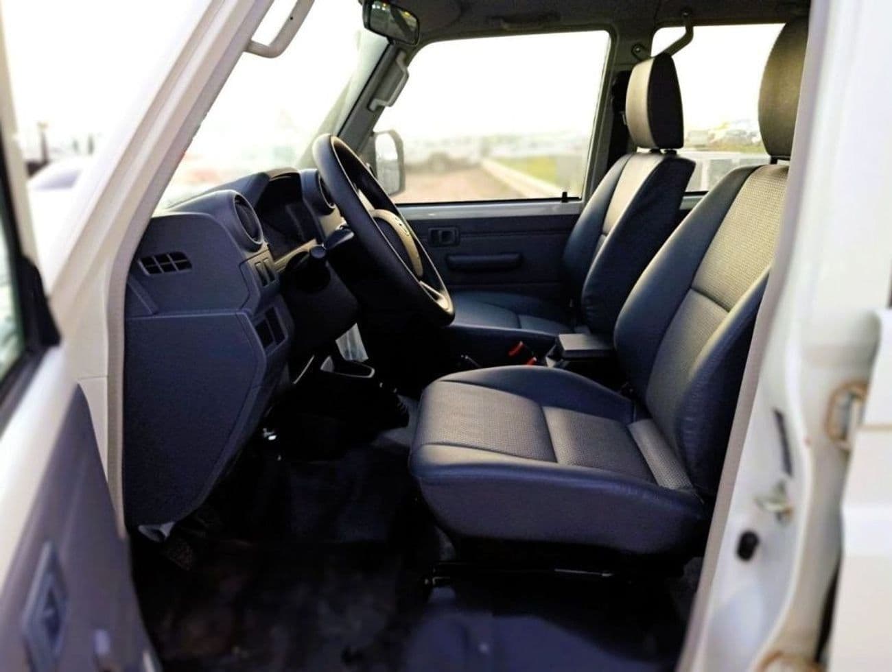 2026 Toyota Land Cruiser Pick Up 4.2l Double Cabine thumbnail 7