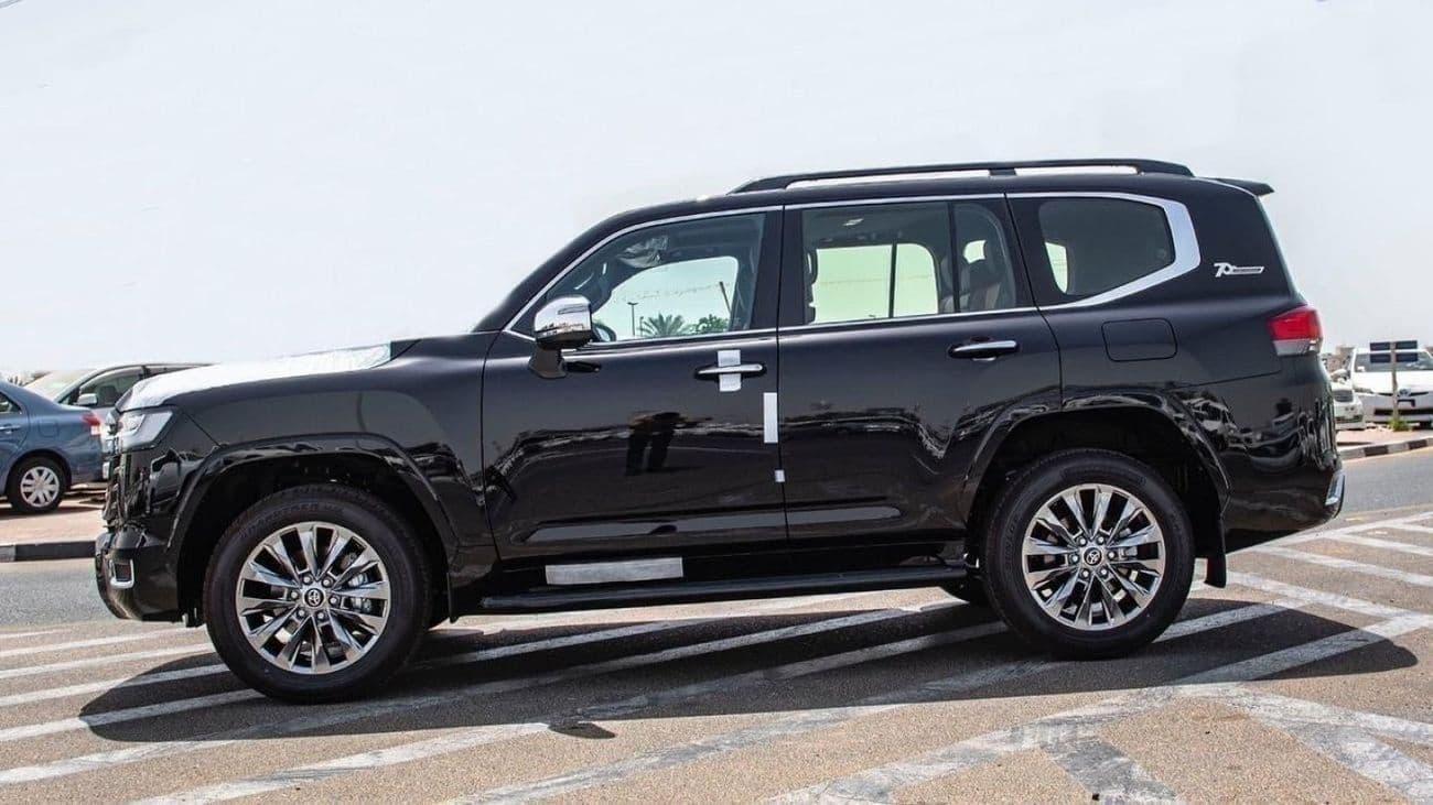 2025 Toyota Land Cruiser VXR thumbnail 3
