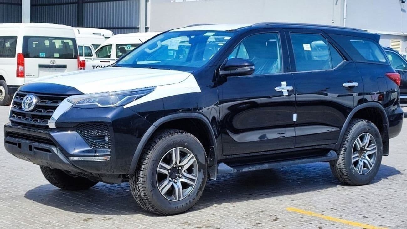 2025 Toyota Fortuner EXR thumbnail 2