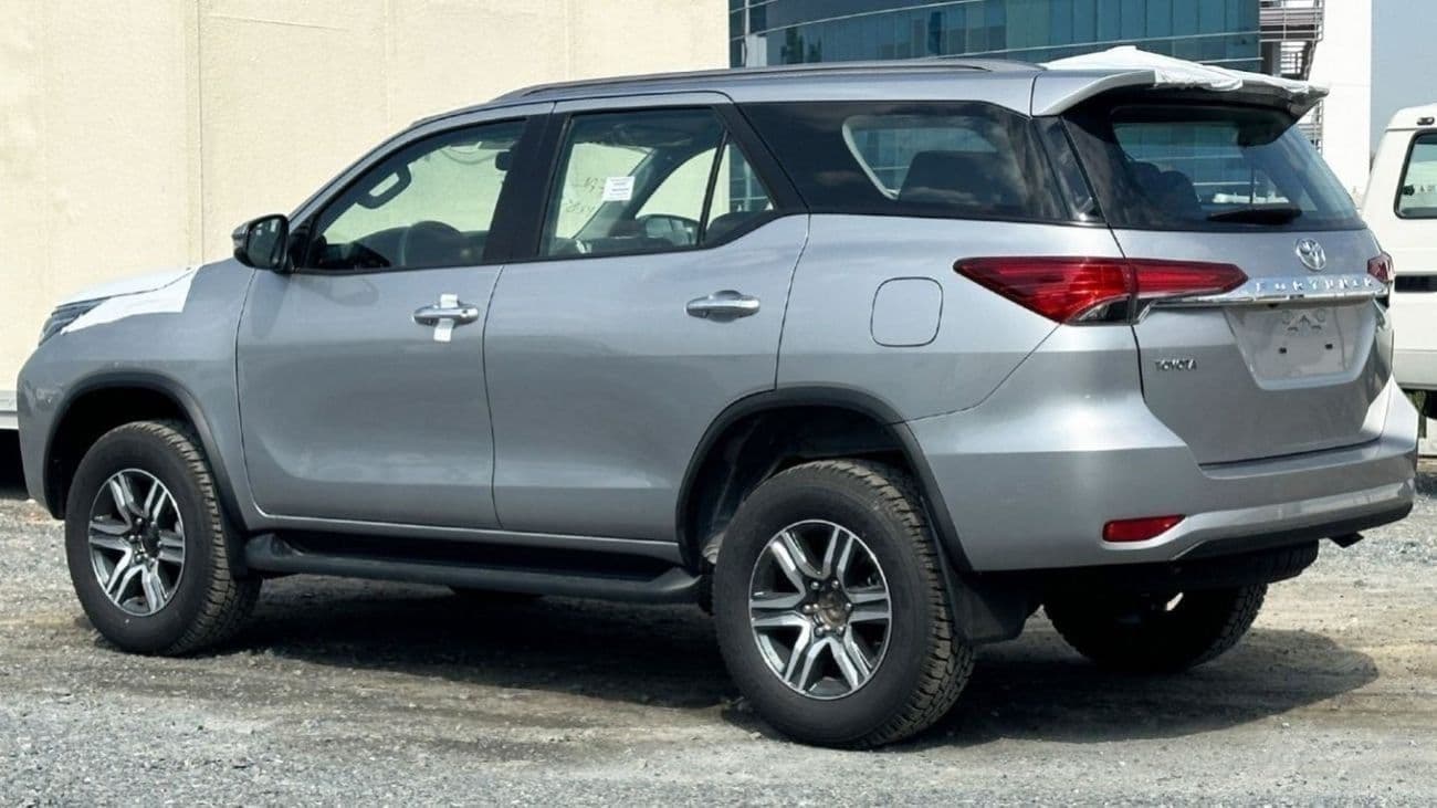 2026 Toyota Fortuner EXR thumbnail 3