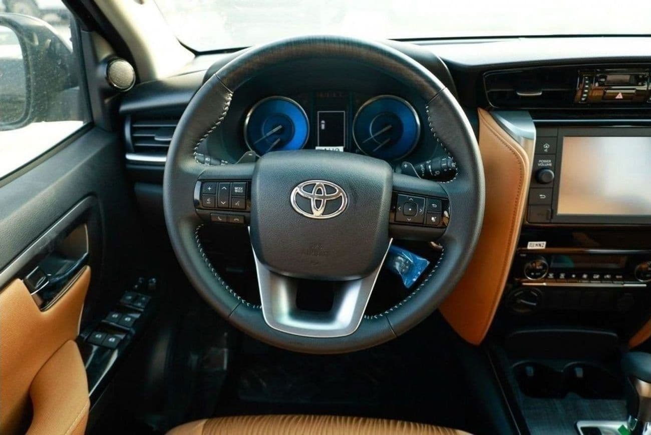 2025 Toyota Fortuner EXR thumbnail 8