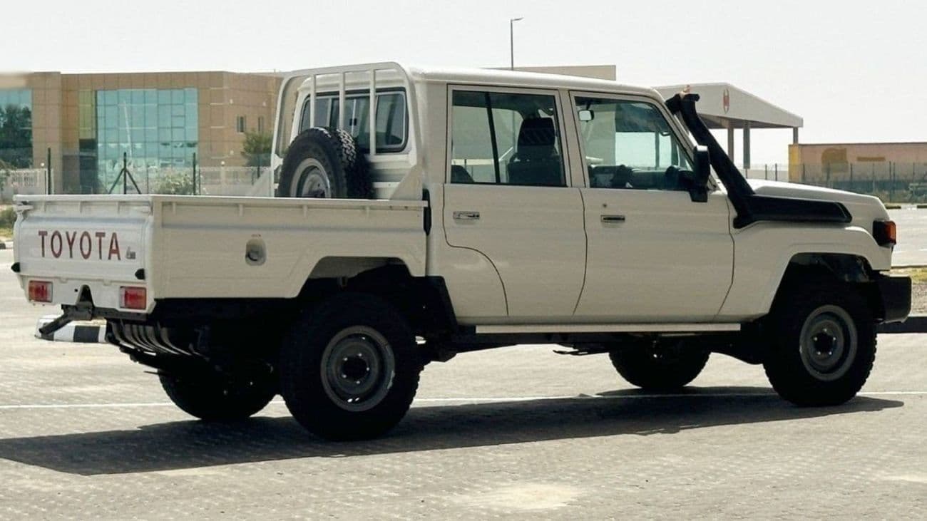 2026 Toyota Land Cruiser Pick Up thumbnail 5