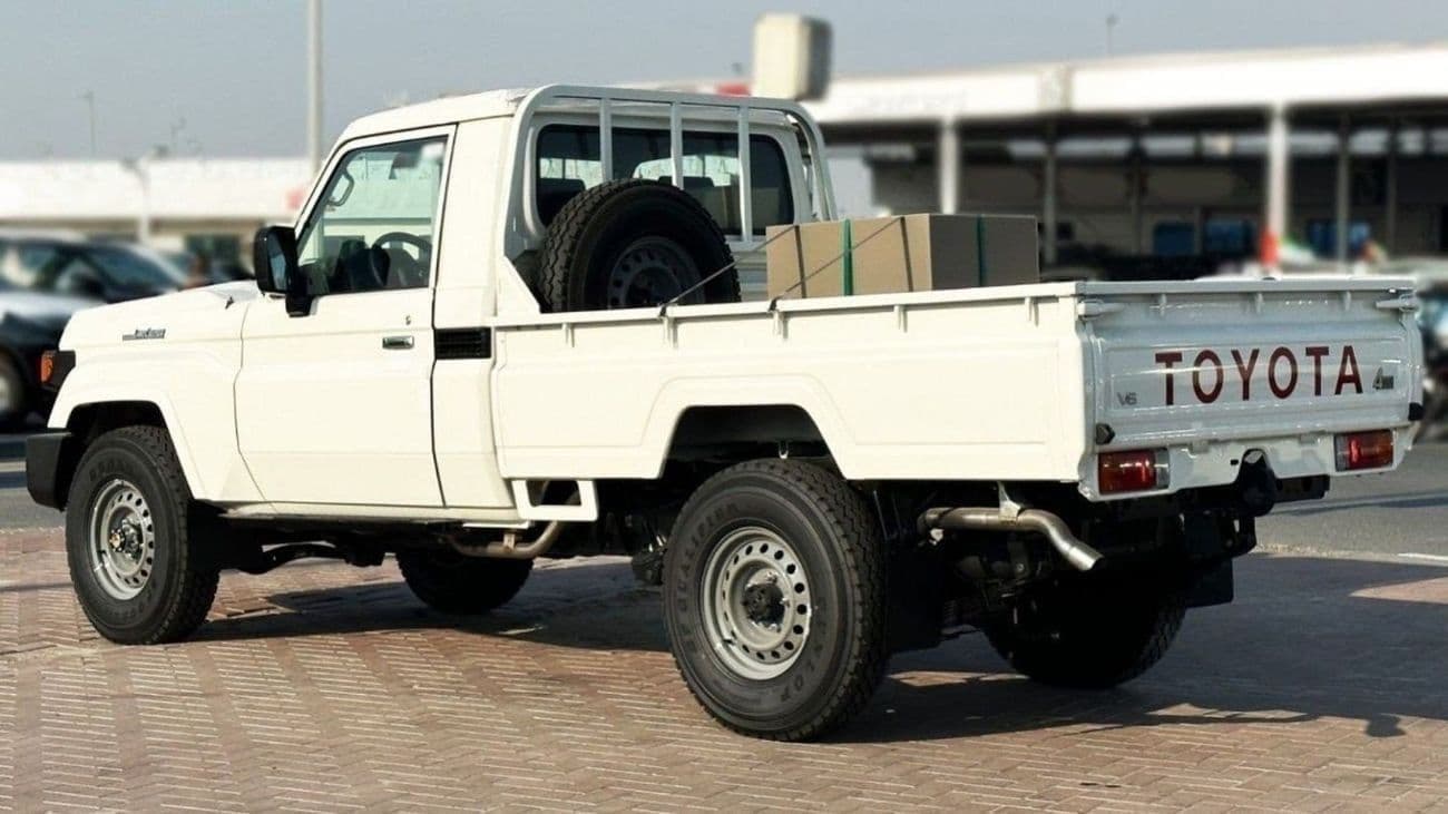 2026 Toyota Land Cruiser Pick Up thumbnail 3