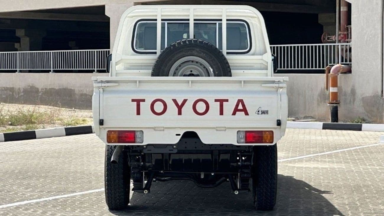 2026 Toyota Land Cruiser Pick Up thumbnail 6