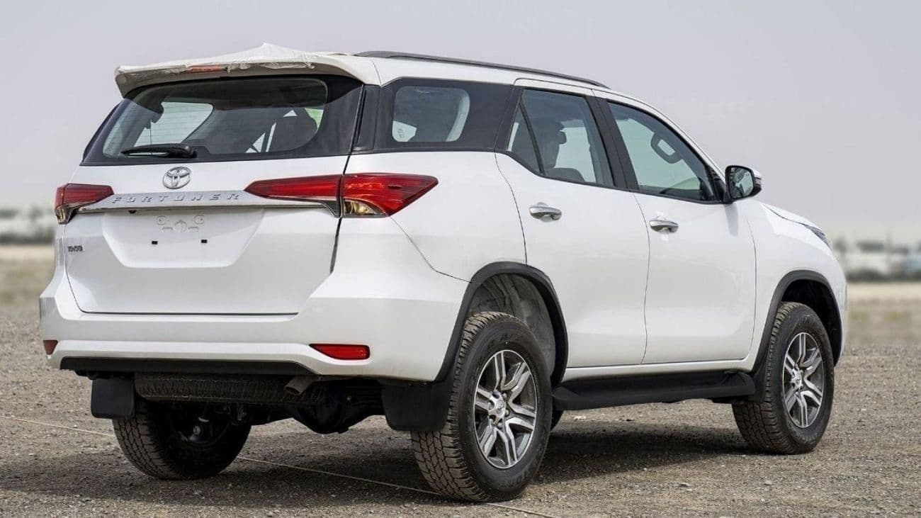 2025 Toyota Fortuner EXR thumbnail 4