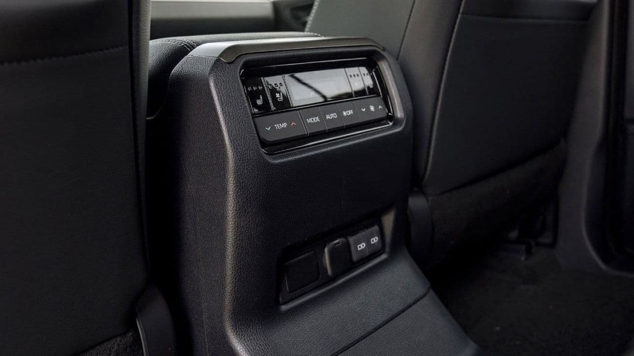 2025 Toyota Prado VXR thumbnail 7