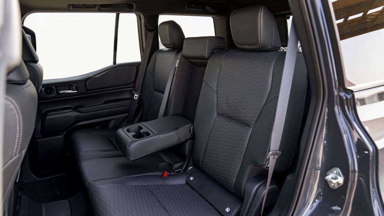 2025 Toyota Prado VXR thumbnail 6
