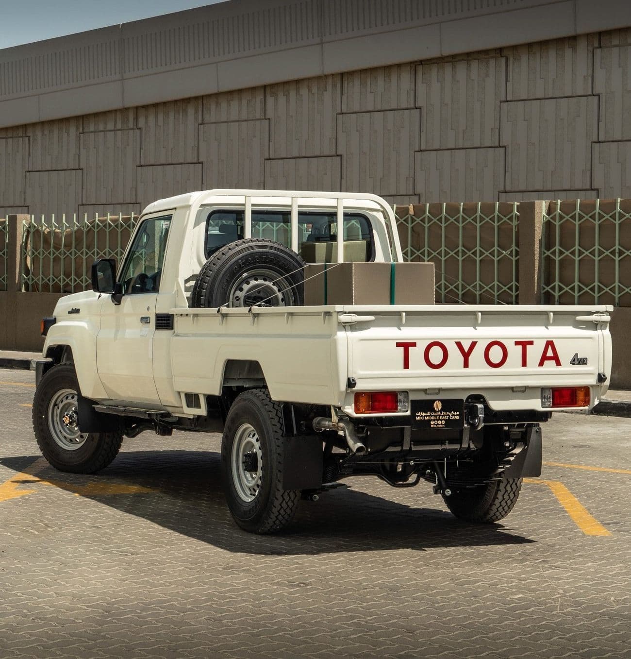 2026 Toyota Land Cruiser Pick Up thumbnail 3