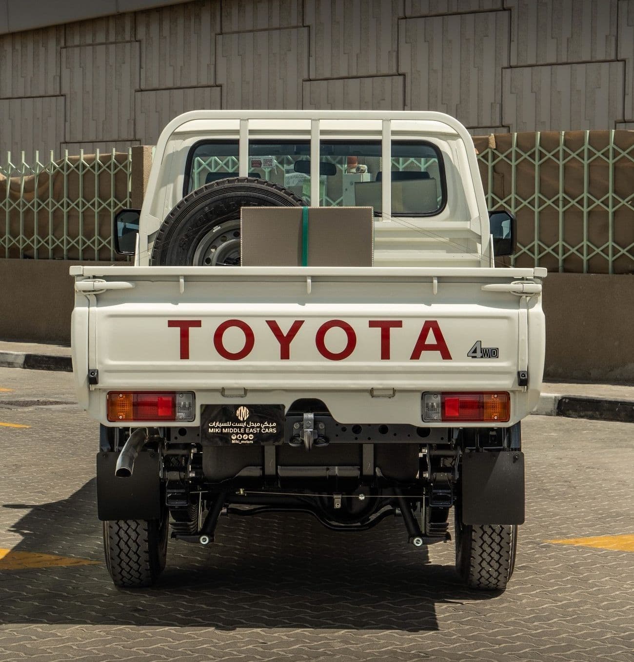 2026 Toyota Land Cruiser Pick Up thumbnail 6