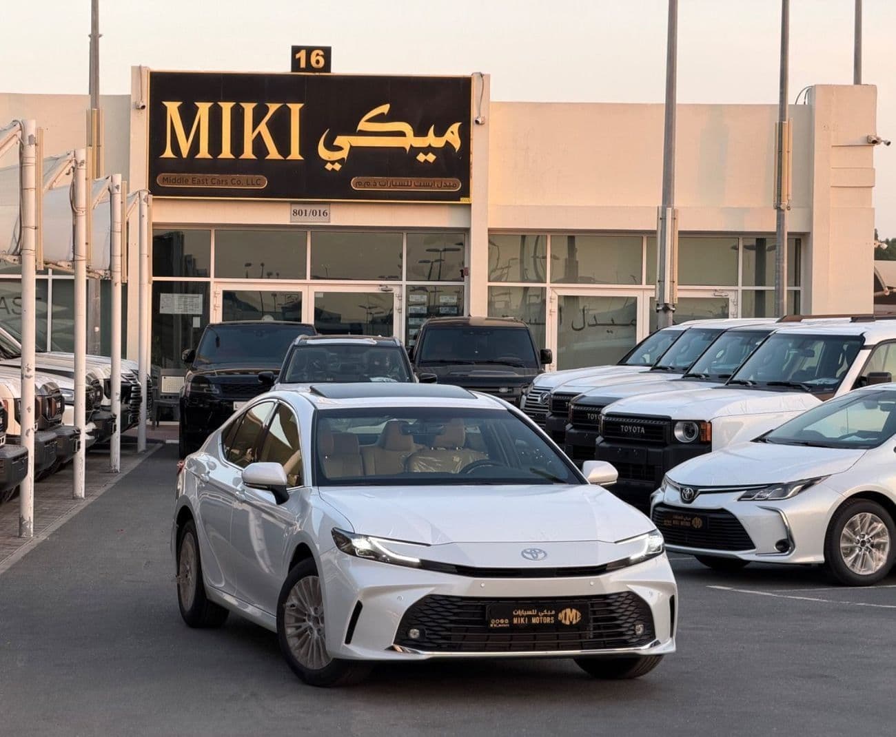 2026 Toyota Camry LE thumbnail 2