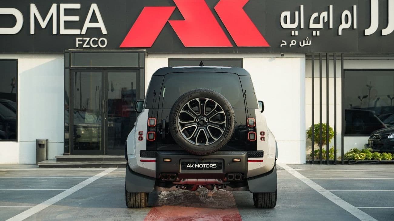2026 Land Rover Defender OCTA thumbnail 5