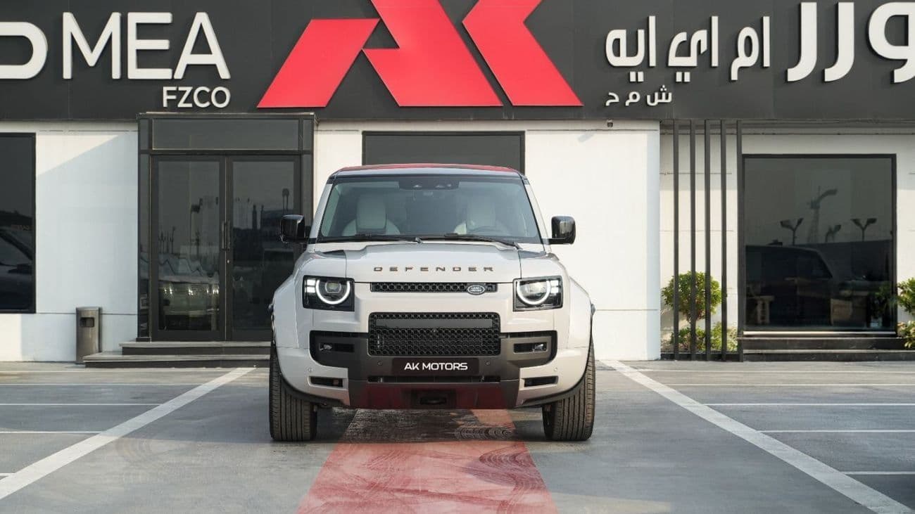 2026 Land Rover Defender OCTA thumbnail 2