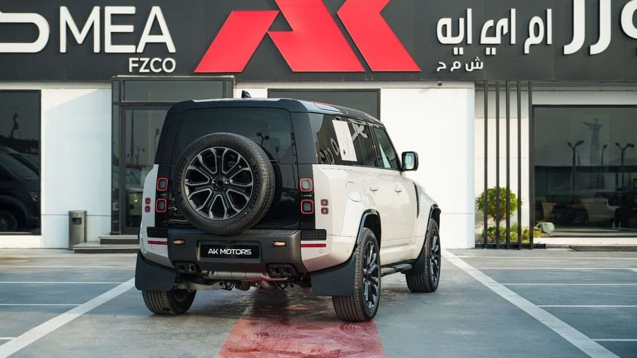 2026 Land Rover Defender OCTA thumbnail 6