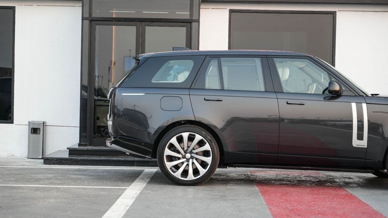 2026 Land Rover Range Rover AUTOBIOGRAPHY P530 thumbnail 8
