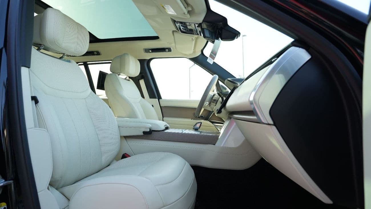 2026 Land Rover Range Rover AUTOBIOGRAPHY P530 thumbnail 8