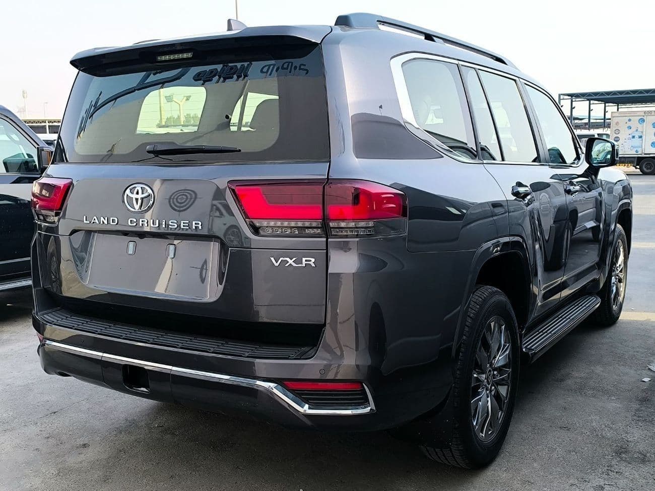 2026 Toyota Land Cruiser VXR thumbnail 5