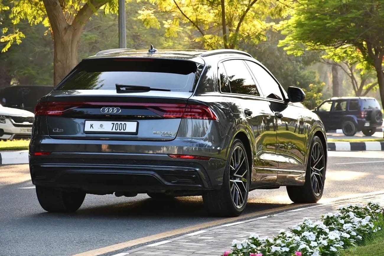 2021 Audi Q8 55 TFSI thumbnail 4