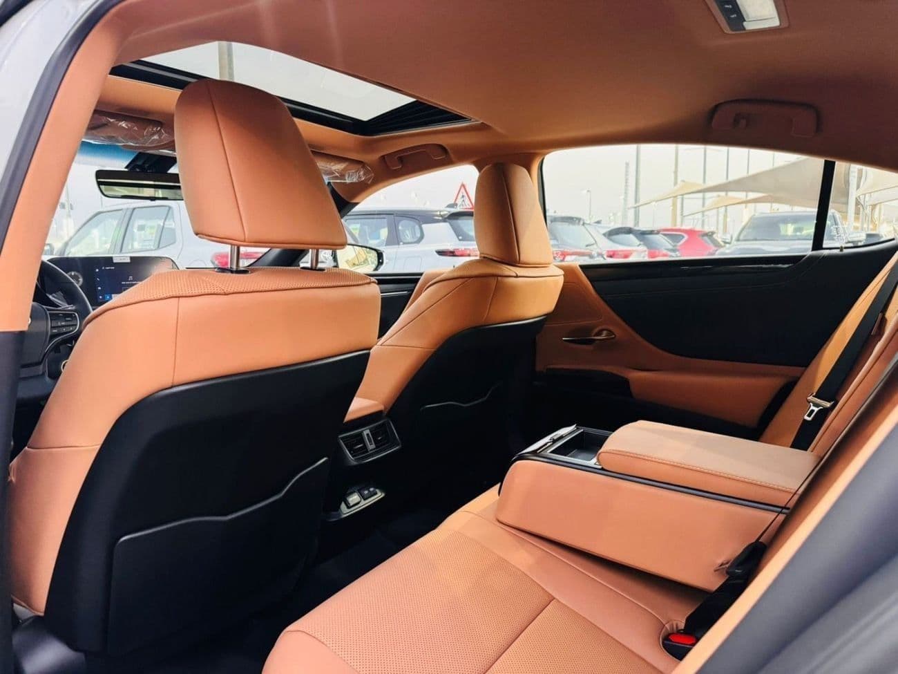 2025 Lexus ES300 thumbnail 5