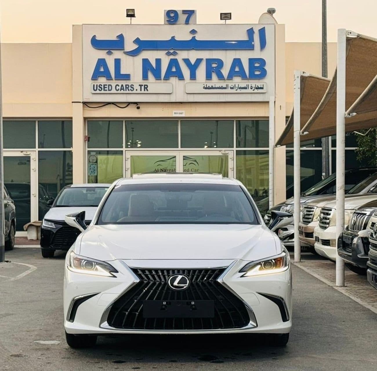 2025 Lexus ES300