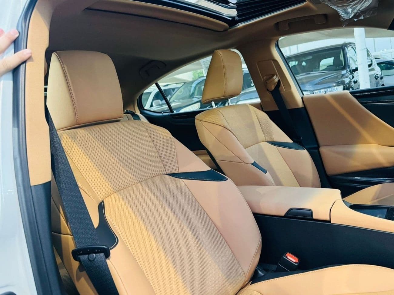 2025 Lexus ES300 thumbnail 8