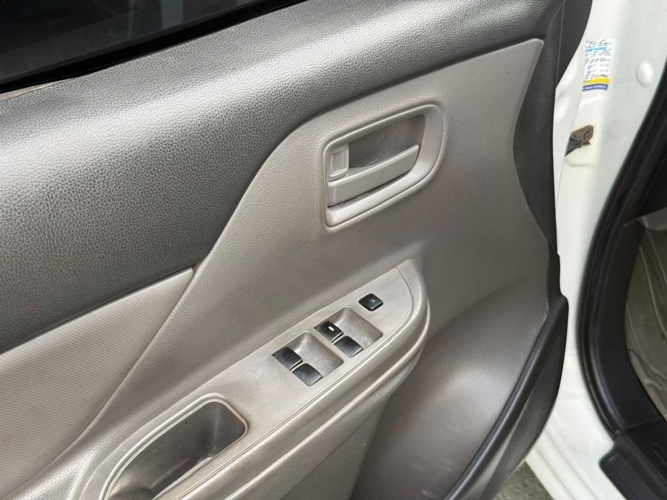 2017 Mitsubishi L200 GLX thumbnail 8