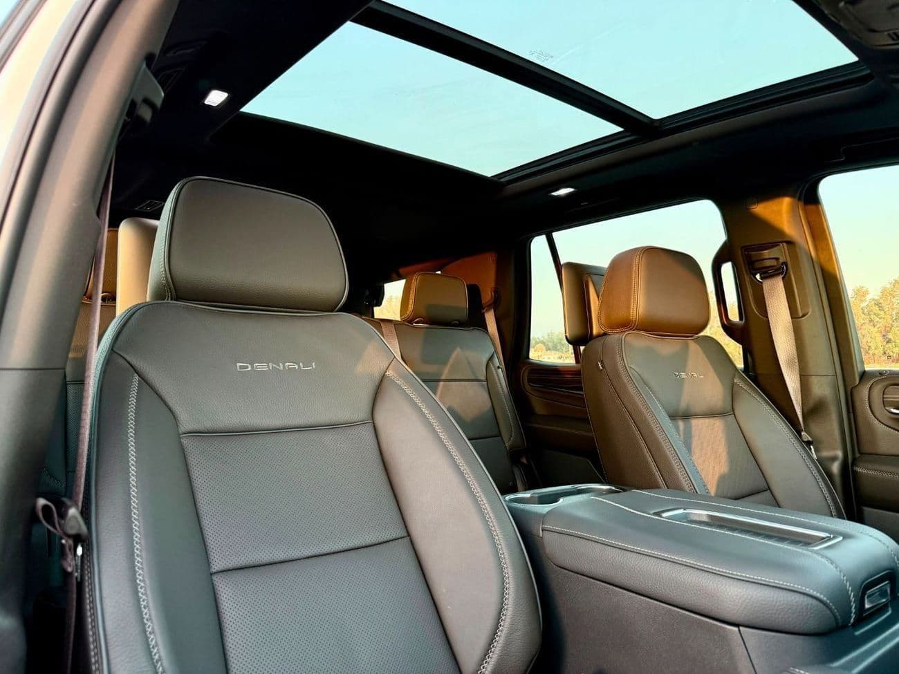2024 GMC Yukon DENALI thumbnail 7