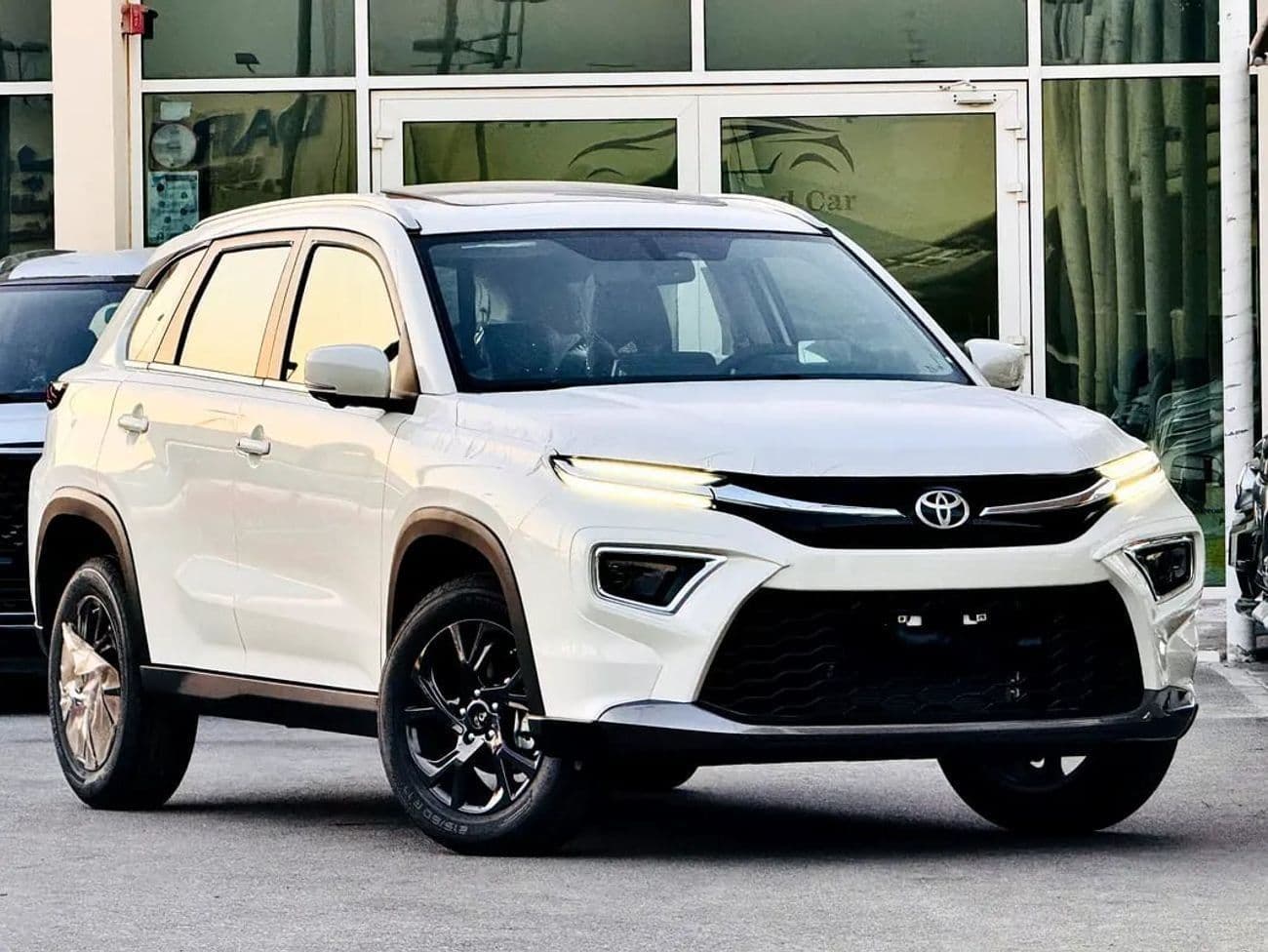 2026 Toyota Urban Cruiser GLX thumbnail 2