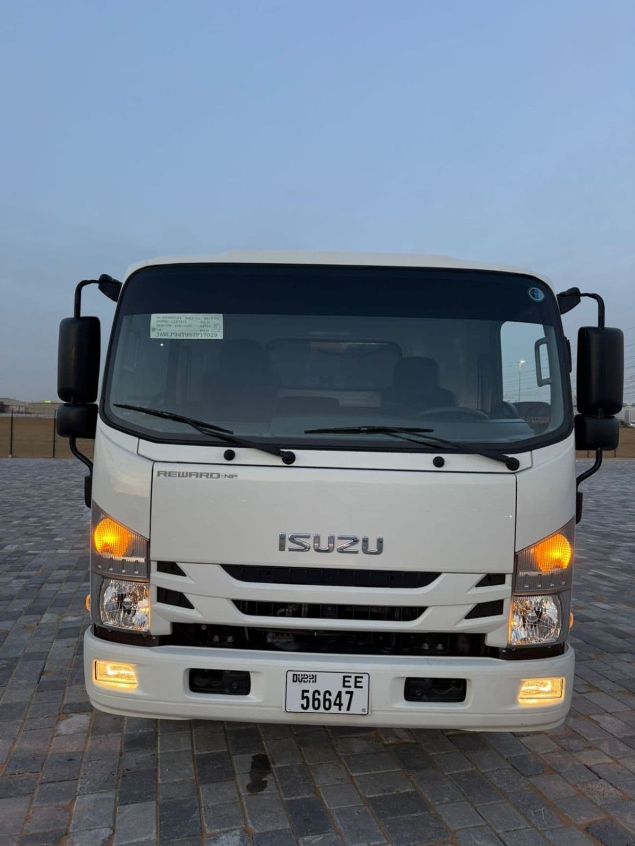 2025 Isuzu NPR 85 thumbnail 2