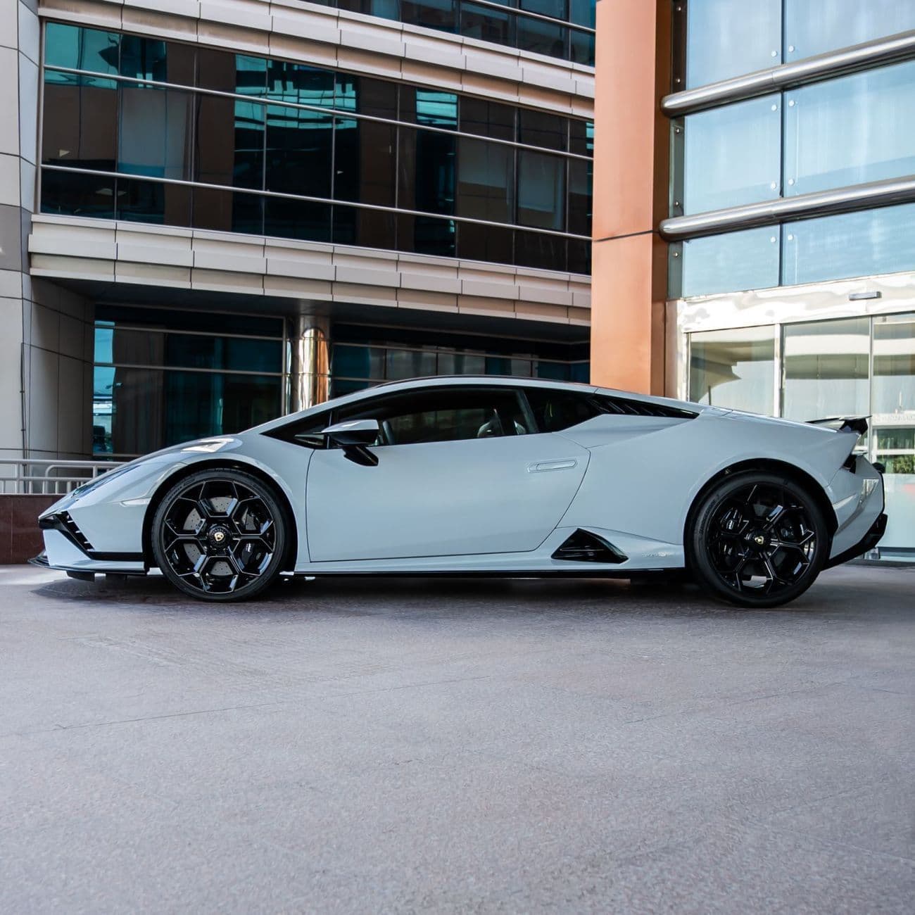 2024 Lamborghini Huracan TECNICA thumbnail 2
