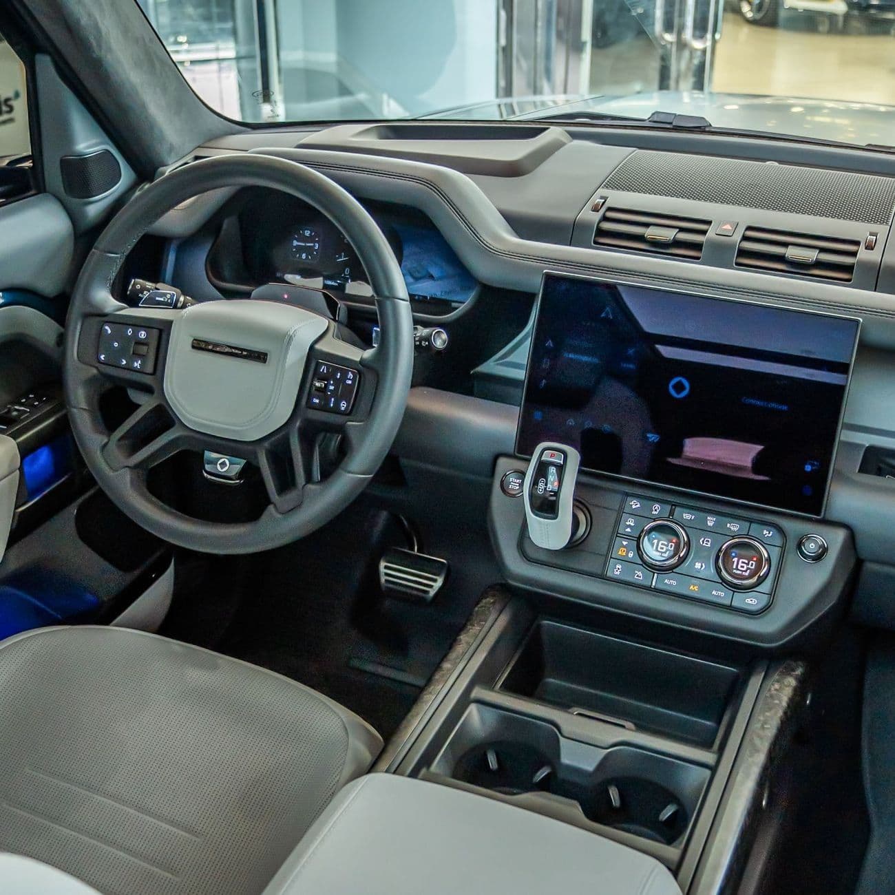 2026 Land Rover Defender 110 OCTA EDITION ONE P635 thumbnail 8