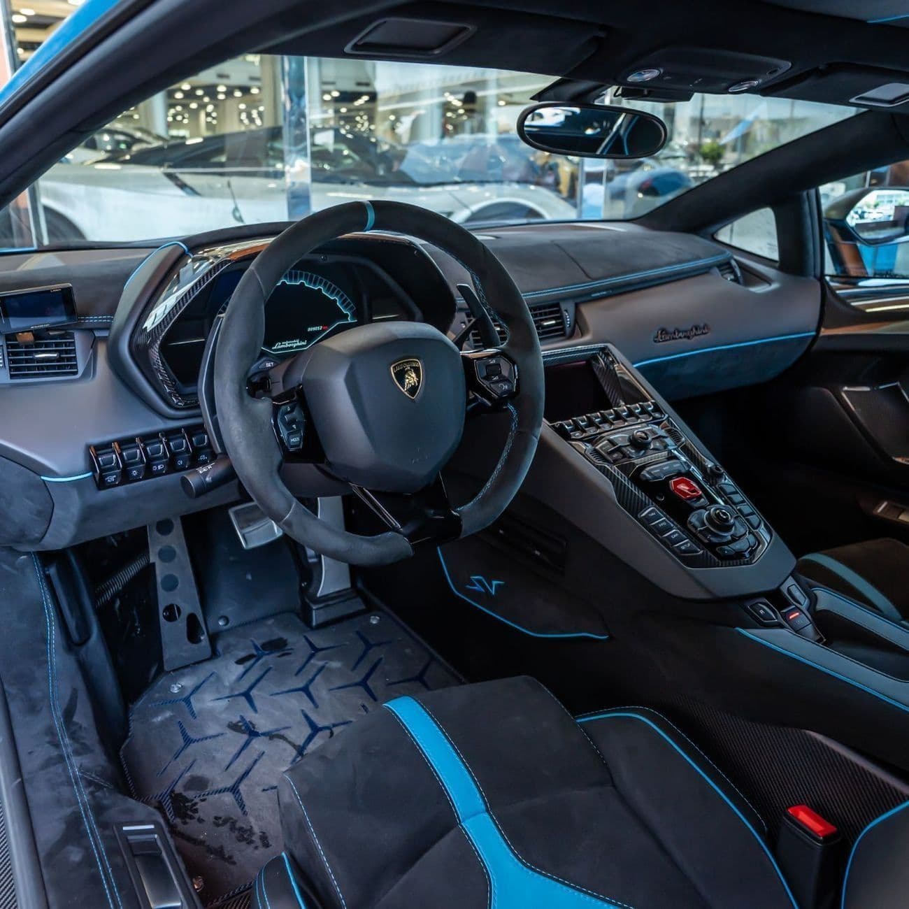 2017 Lamborghini Aventador LP 750 thumbnail 6