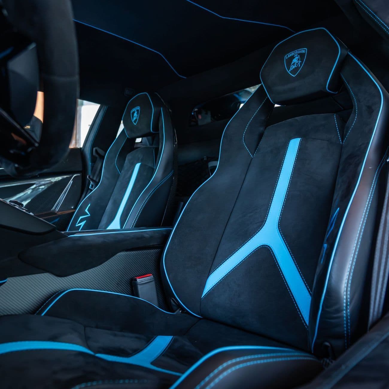 2017 Lamborghini Aventador LP 750 thumbnail 5