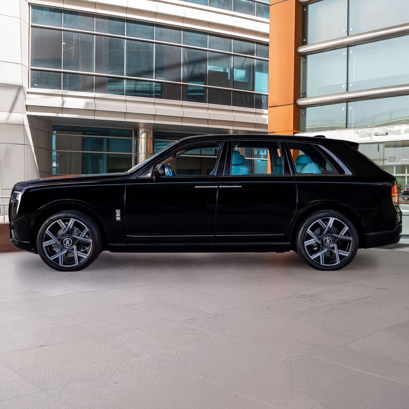2026 Rolls Royce Cullinan BLACK BADGE thumbnail 3