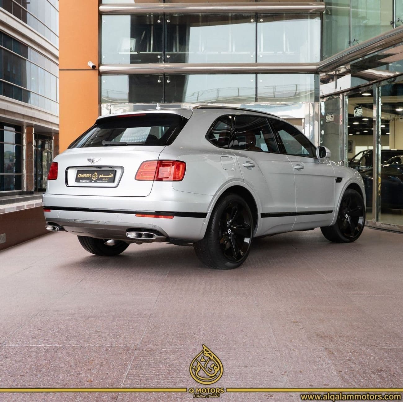 2018 Bentley Bentayga SIGNATURE thumbnail 2