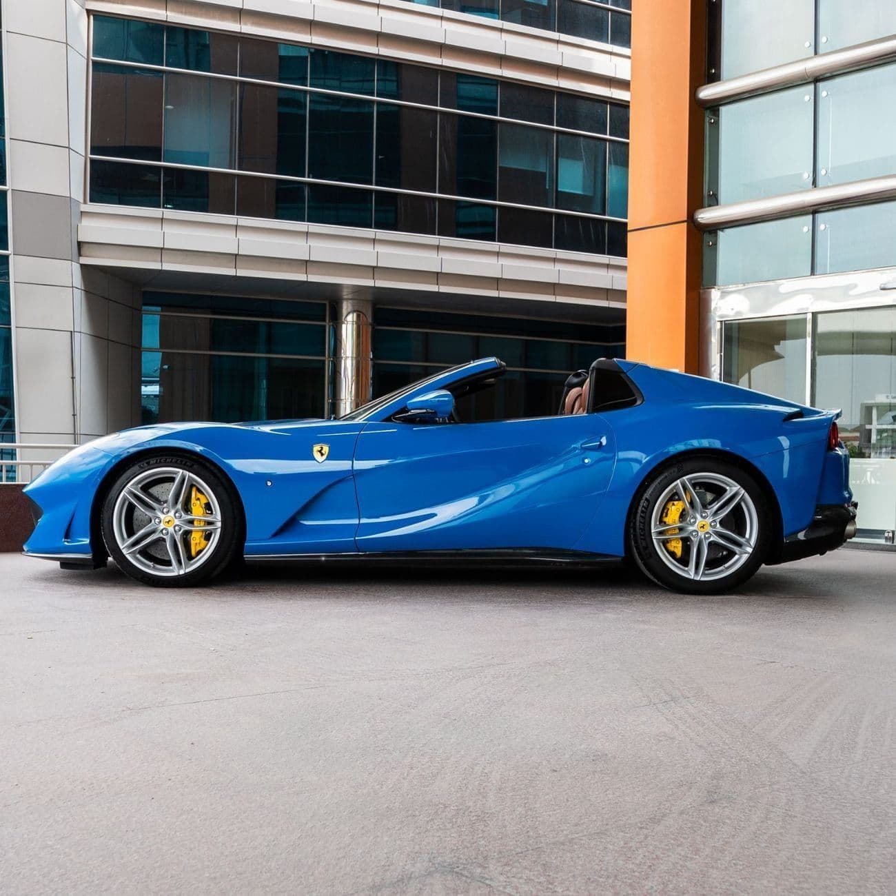 2022 Ferrari 812 GTS thumbnail 6