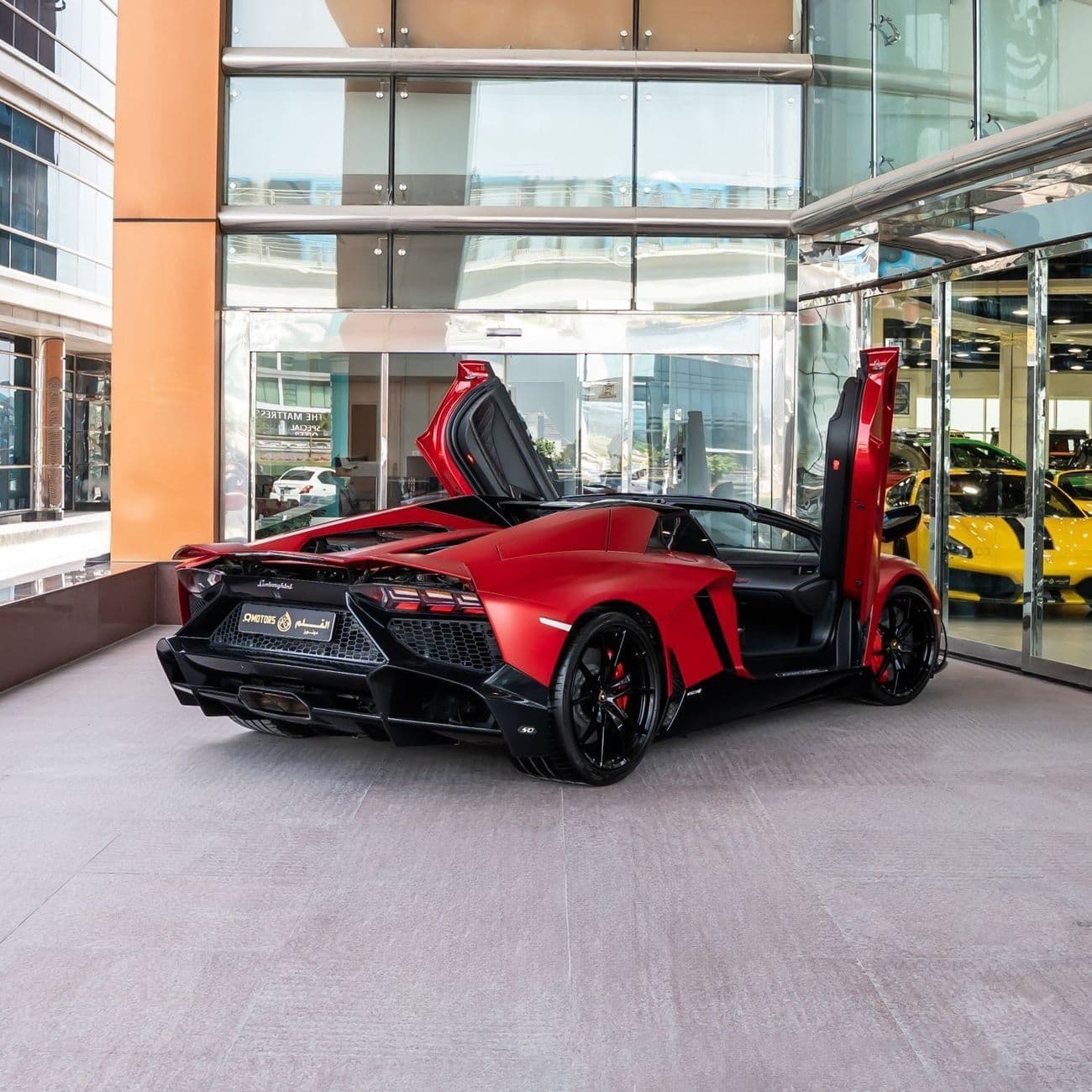 2015 Lamborghini Aventador ROADSTER thumbnail 2