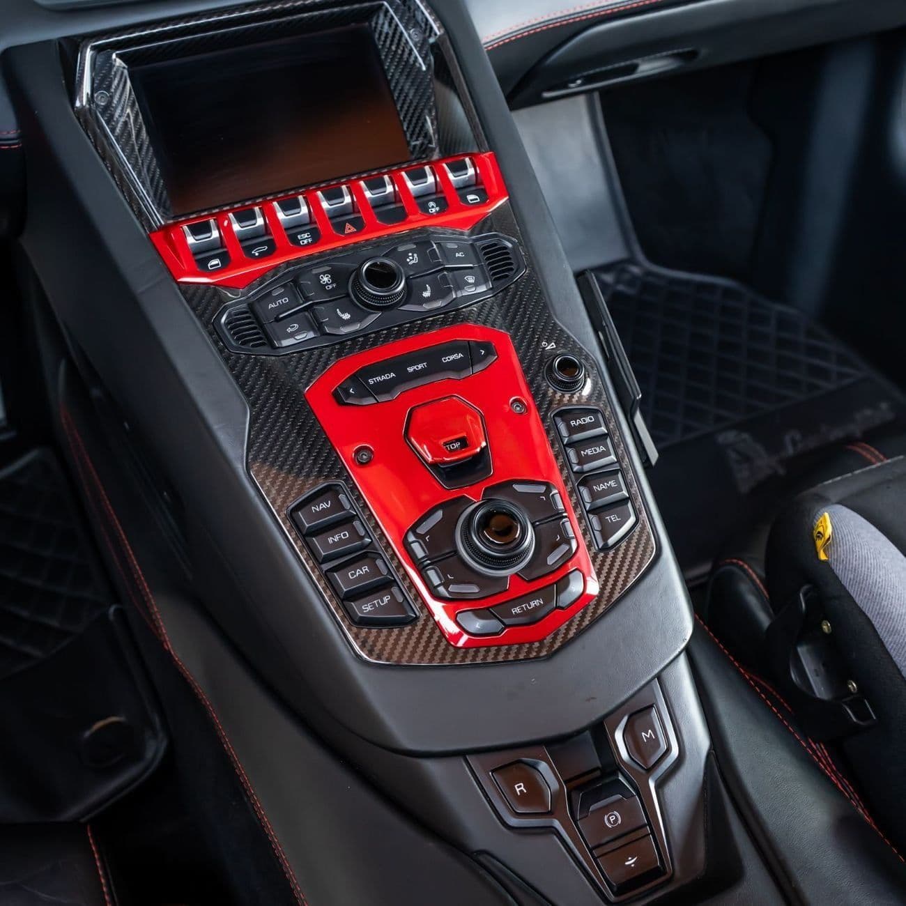 2015 Lamborghini Aventador ROADSTER thumbnail 6