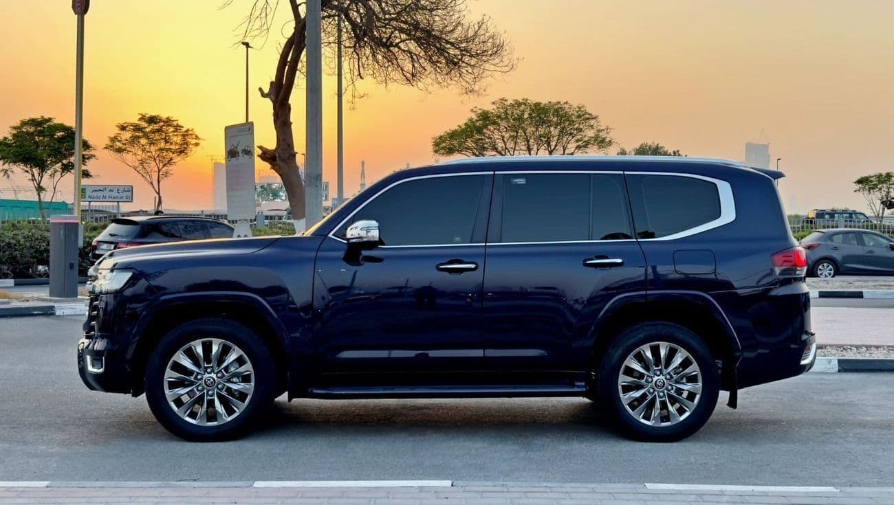 2023 Toyota Land Cruiser VXR thumbnail 4