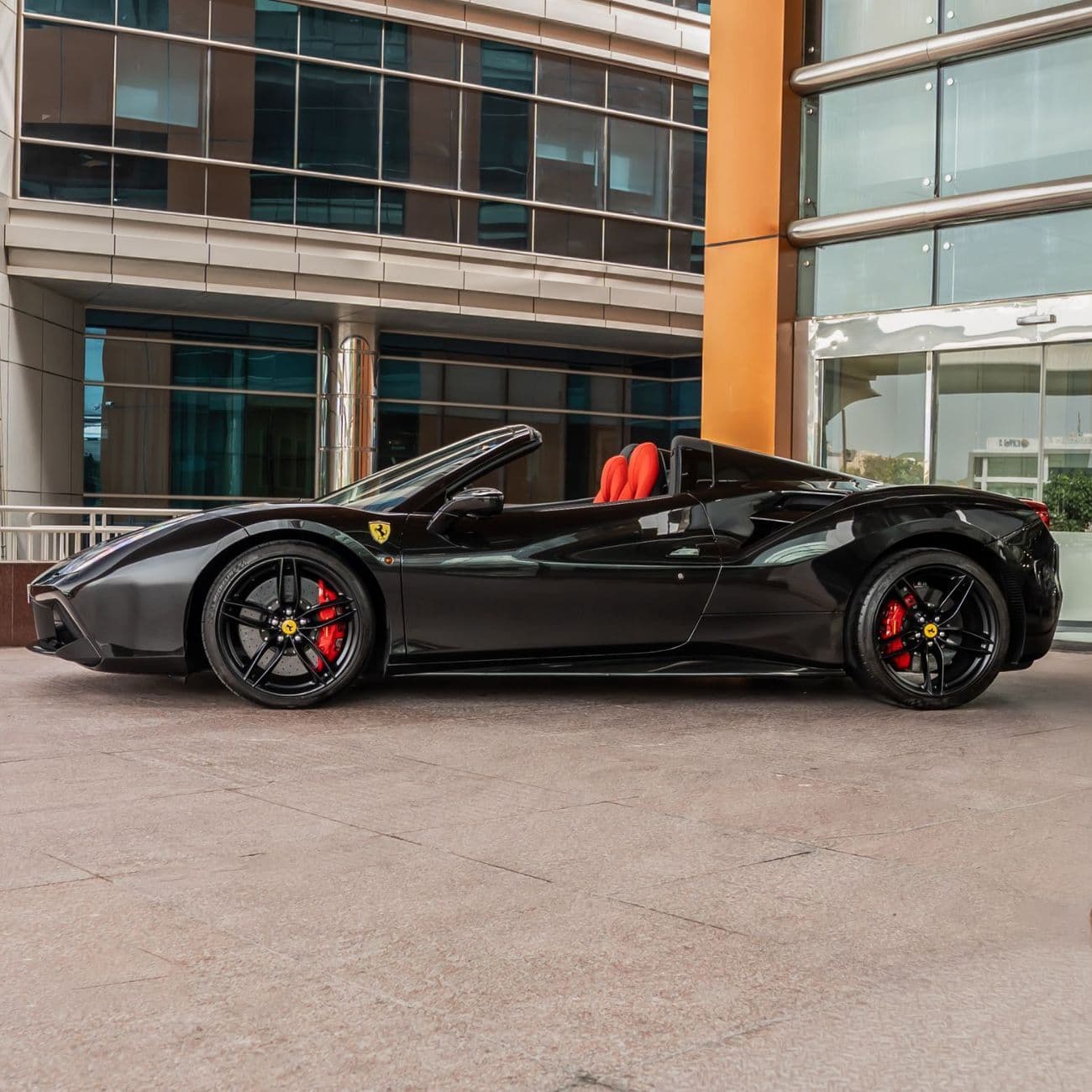 2018 Ferrari 488 Spider STANDARD thumbnail 5