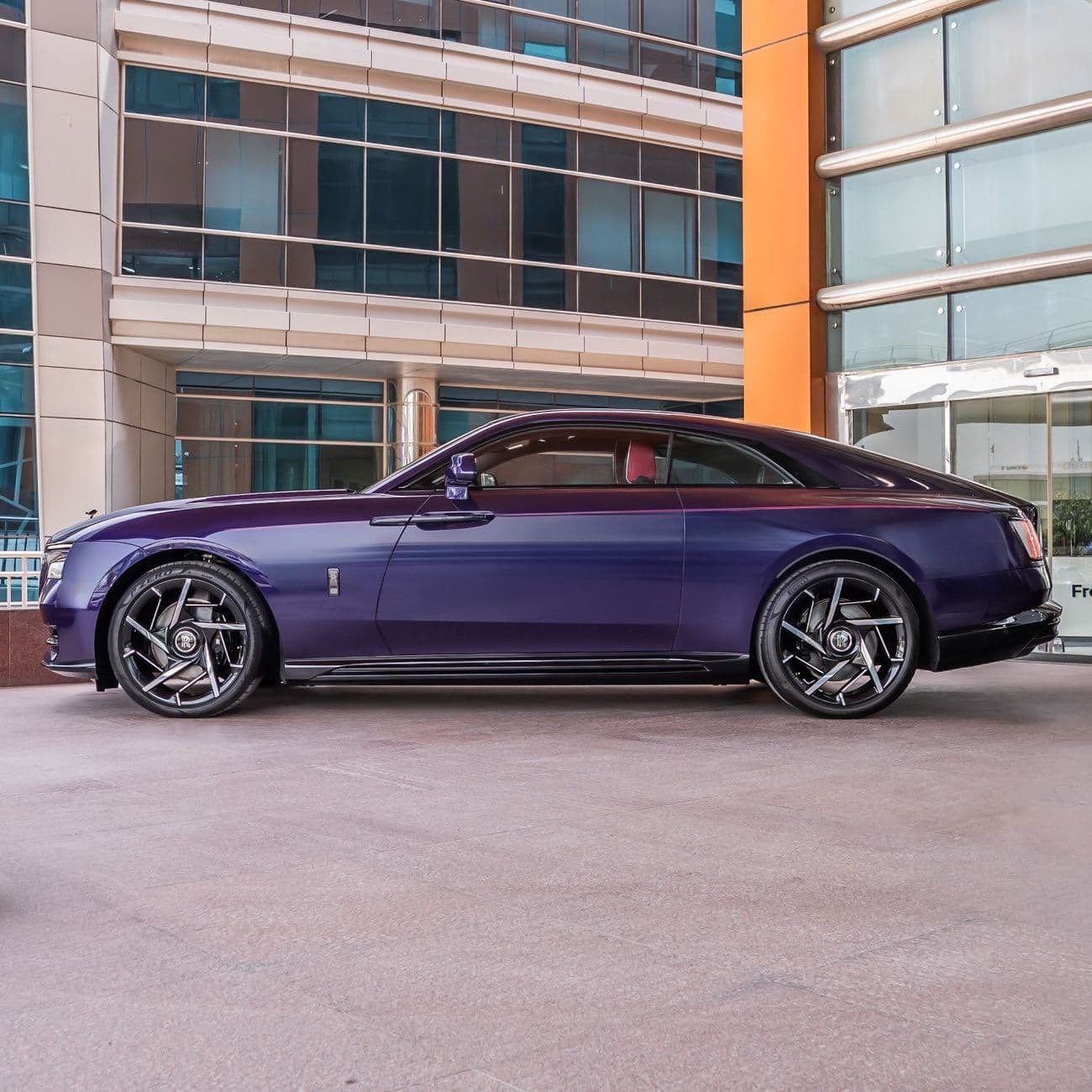 2025 Rolls Royce Spectre STANDARD thumbnail 2