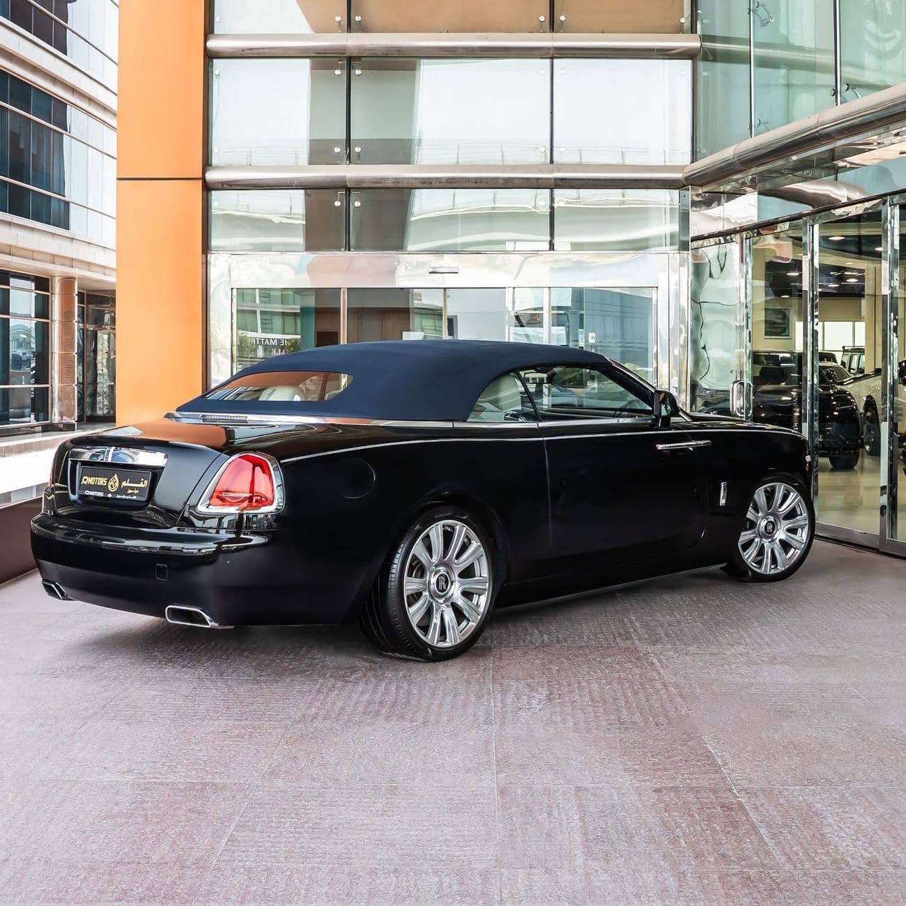 2017 Rolls Royce Dawn thumbnail 4