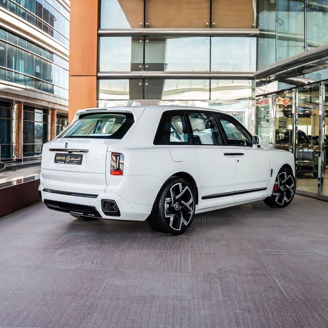 2025 Rolls Royce Cullinan BLACK BADGE thumbnail 2