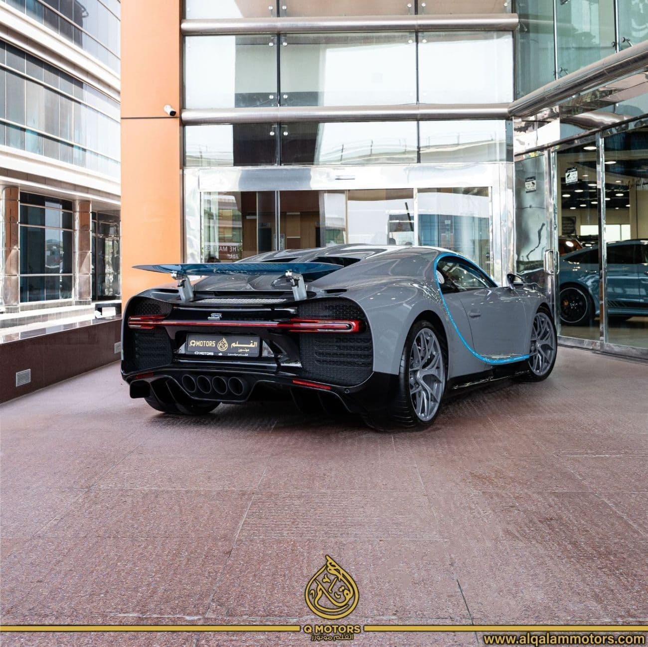 2019 Bugatti Chiron STANDARD thumbnail 5